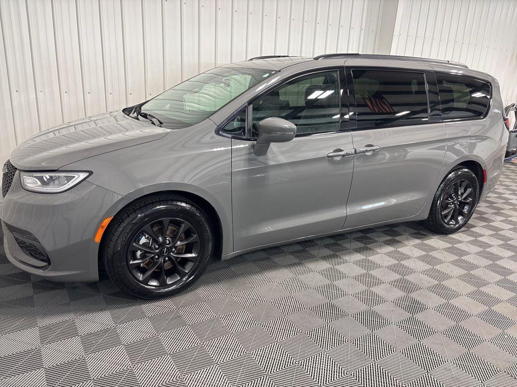 used 2022 Chrysler Pacifica car, priced at $30,999