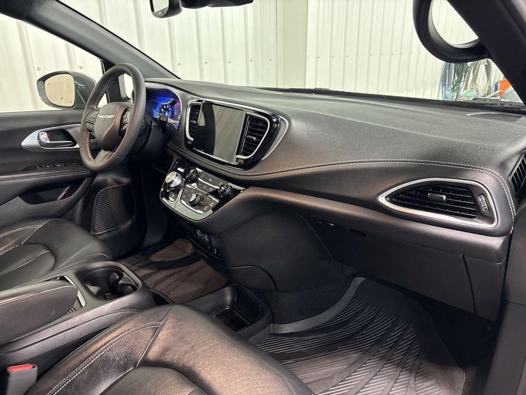 used 2022 Chrysler Pacifica car, priced at $30,999