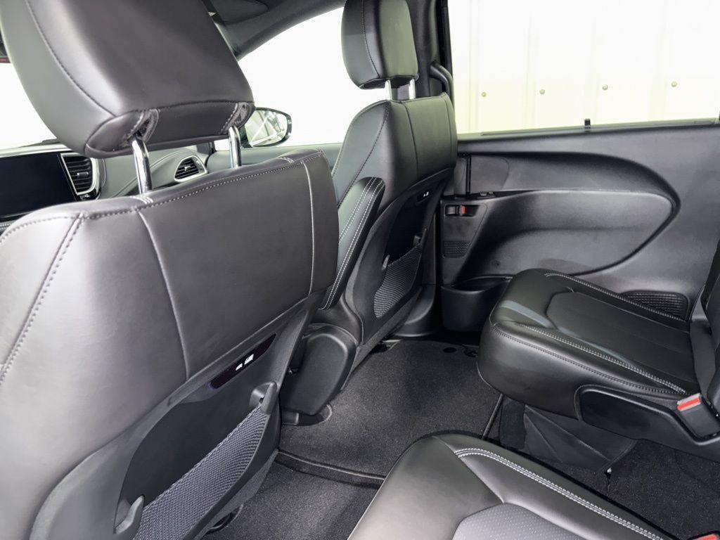 new 2025 Chrysler Pacifica car, priced at $45,725
