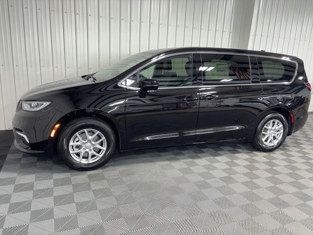 new 2025 Chrysler Pacifica car, priced at $45,725