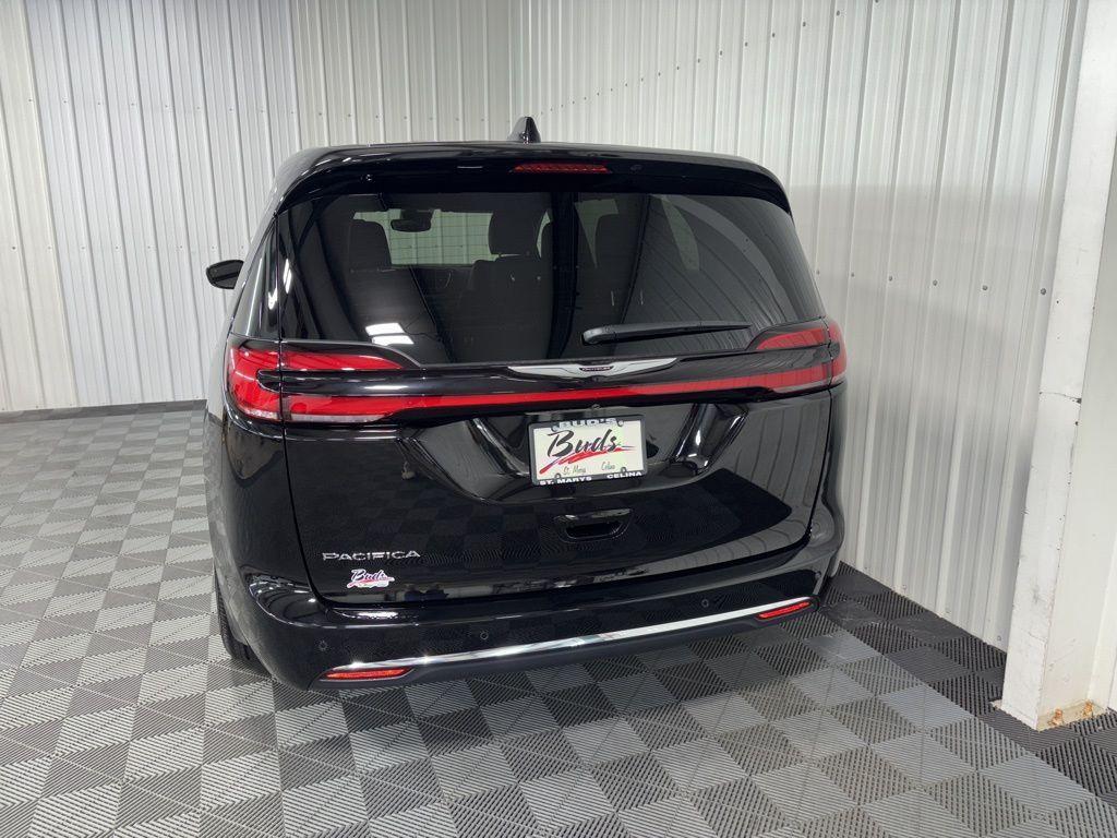 new 2025 Chrysler Pacifica car, priced at $45,725