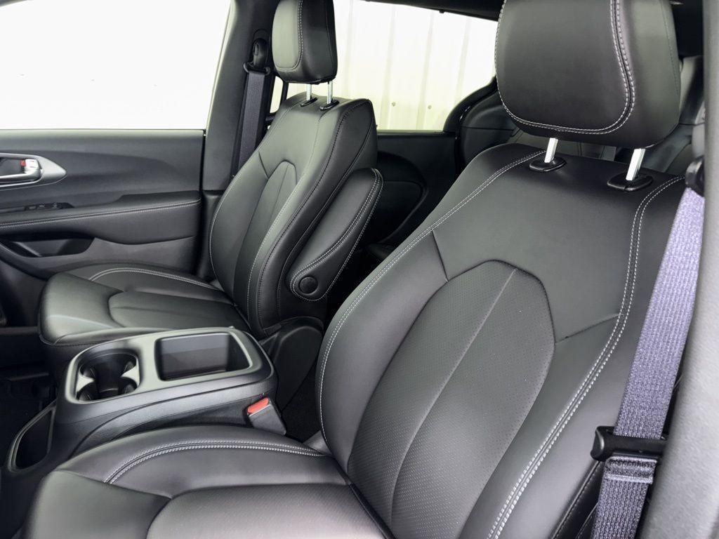 new 2025 Chrysler Pacifica car, priced at $45,725