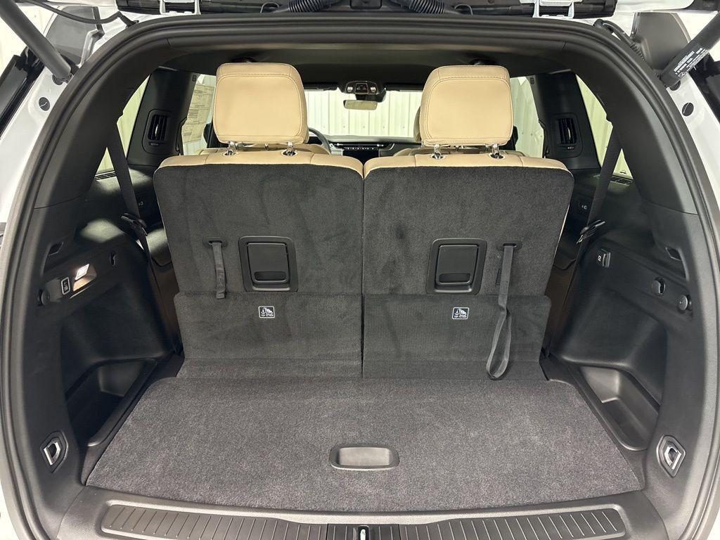 new 2025 Jeep Grand Cherokee L car, priced at $48,366