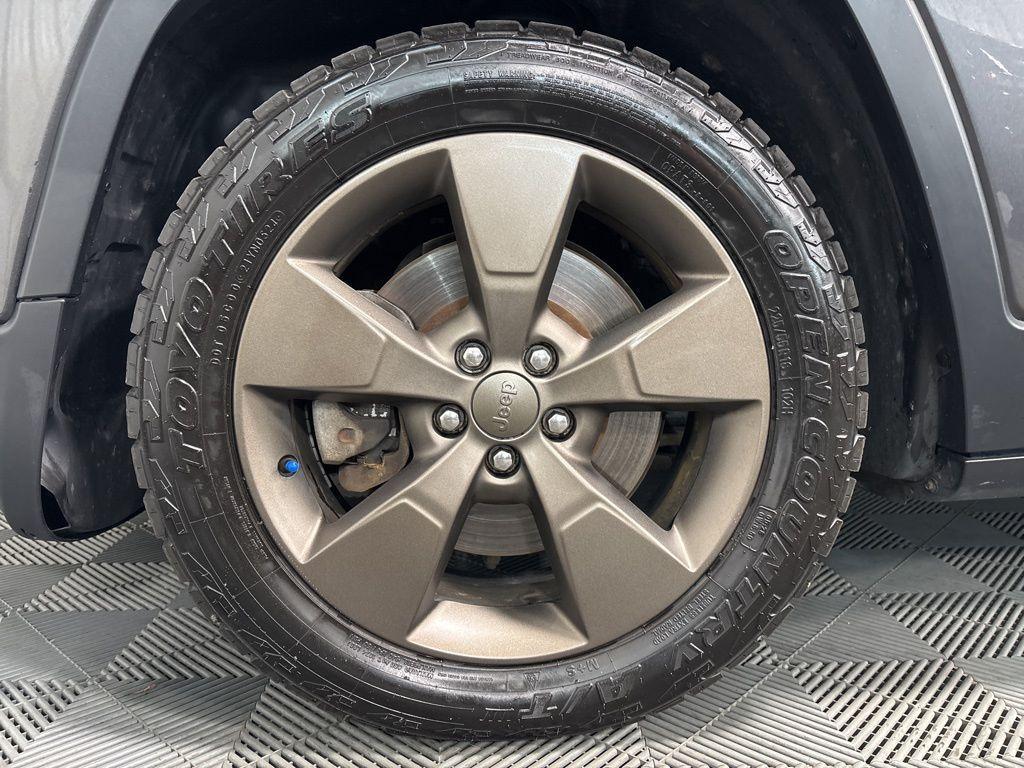 used 2016 Jeep Cherokee car, priced at $12,999