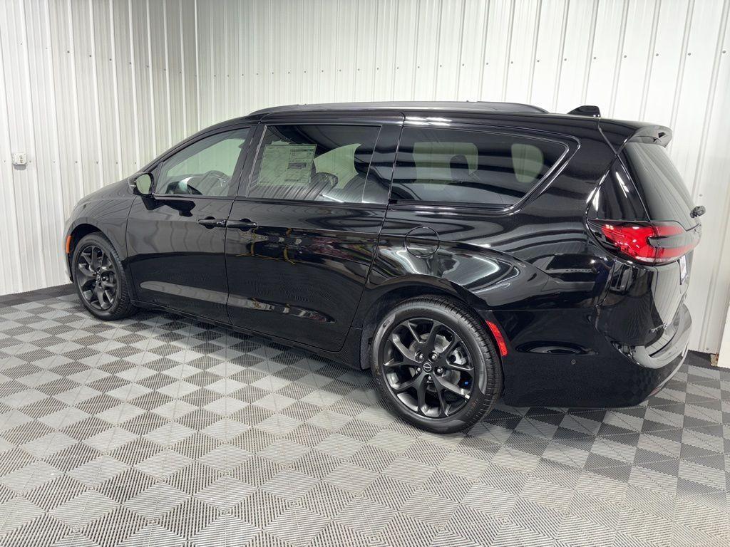 new 2025 Chrysler Pacifica car, priced at $49,191