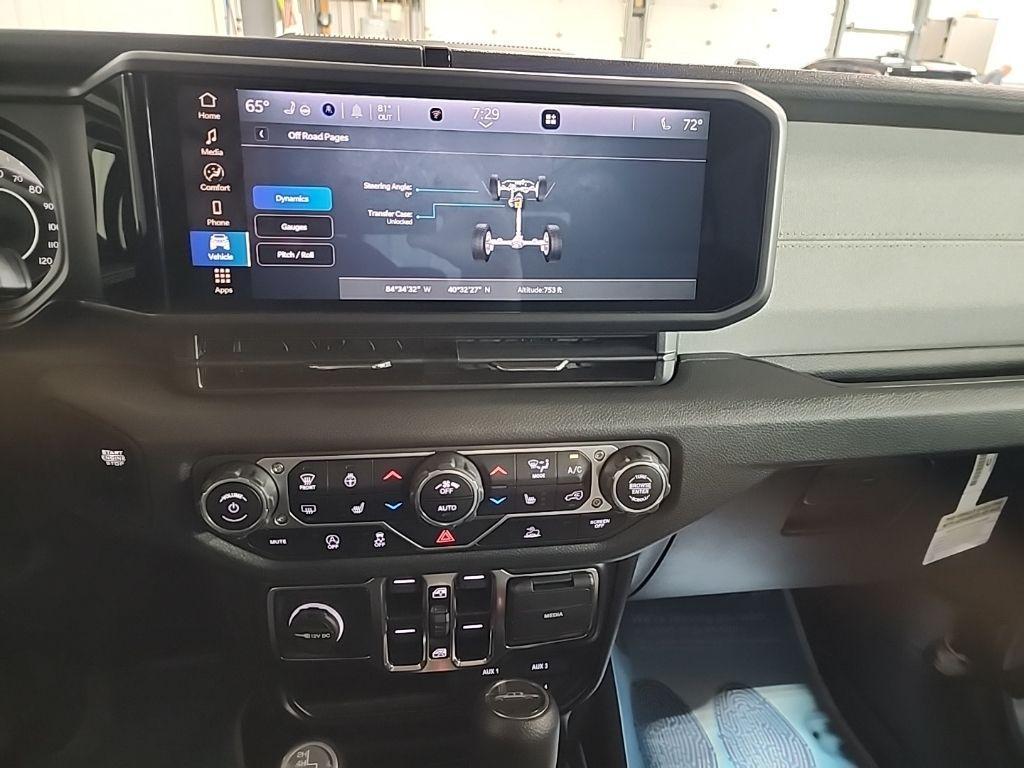 new 2025 Jeep Gladiator car, priced at $49,579
