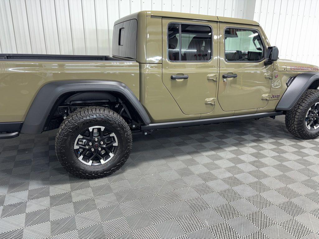new 2025 Jeep Gladiator car, priced at $59,555