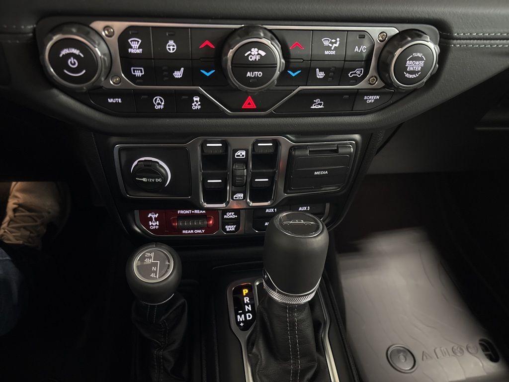 new 2025 Jeep Gladiator car, priced at $59,555