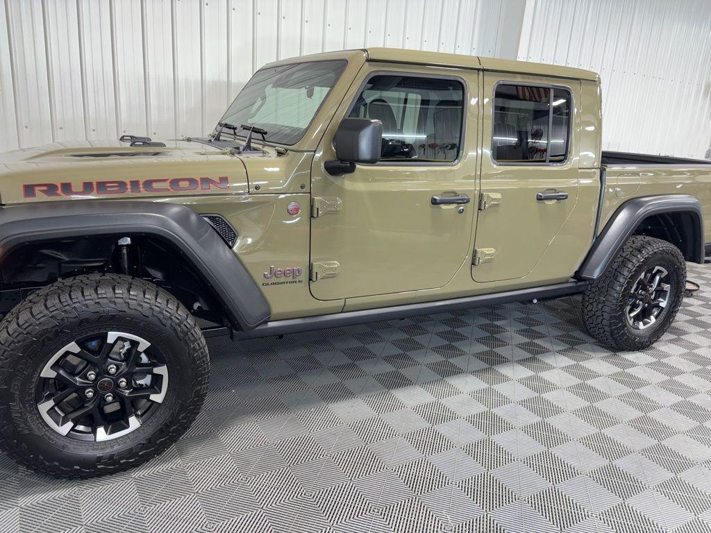 new 2025 Jeep Gladiator car, priced at $59,555