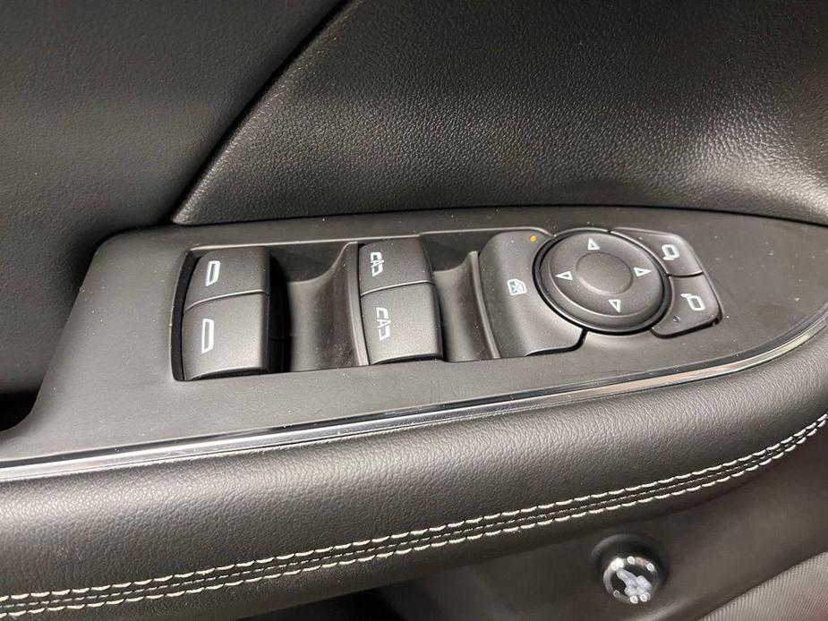 used 2022 Buick Envision car, priced at $26,000