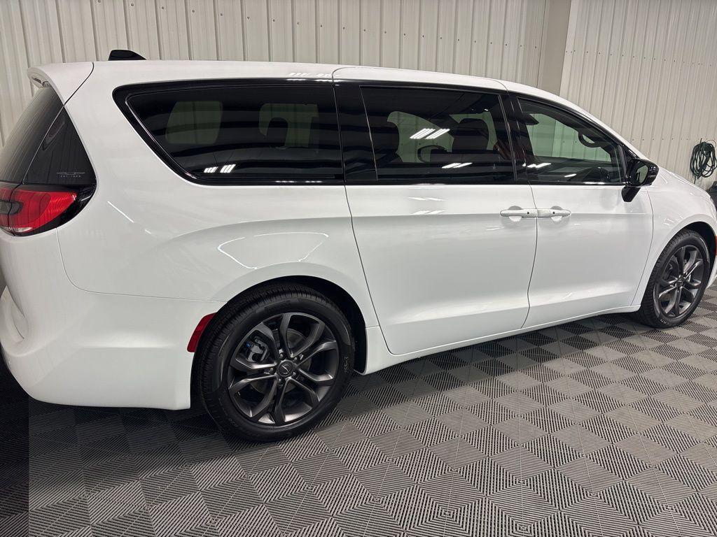 new 2026 Chrysler Pacifica car, priced at $50,075