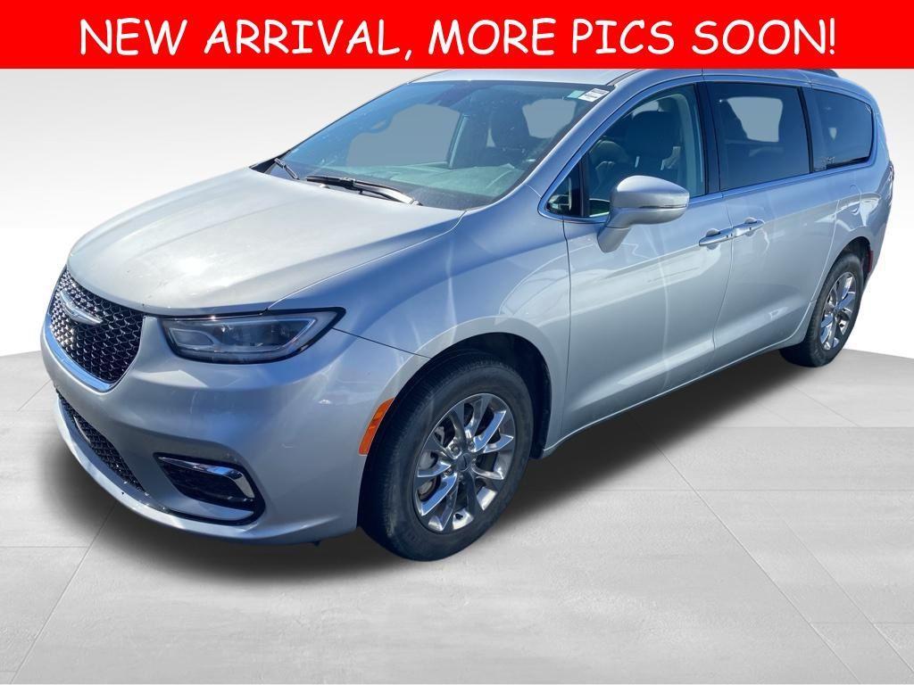 used 2022 Chrysler Pacifica car