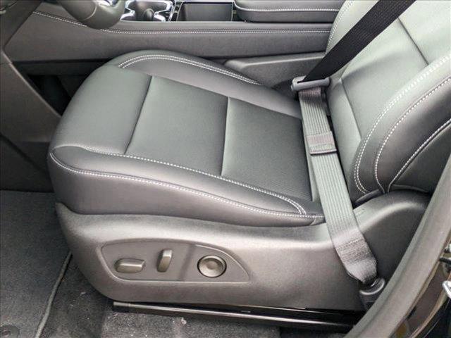 new 2025 Chevrolet Traverse car, priced at $43,695