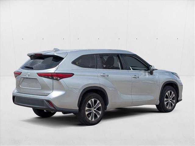 used 2021 Toyota Highlander car, priced at $25,797