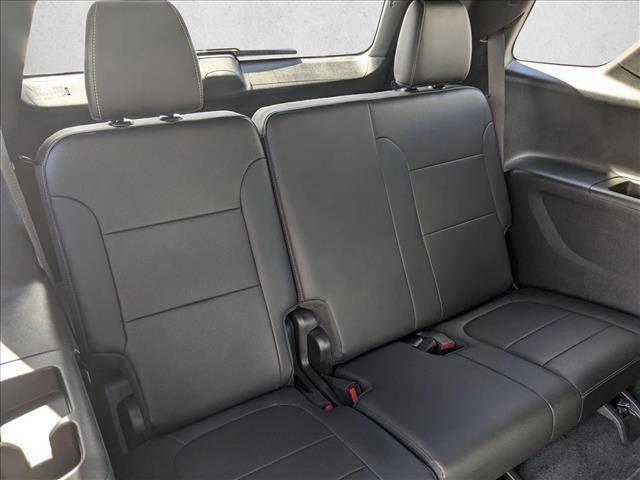 used 2023 Chevrolet Traverse car, priced at $32,252