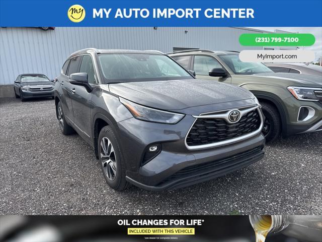used 2022 Toyota Highlander car, priced at $41,381