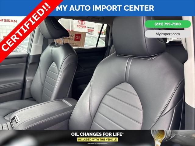 used 2022 Toyota Highlander car, priced at $41,381