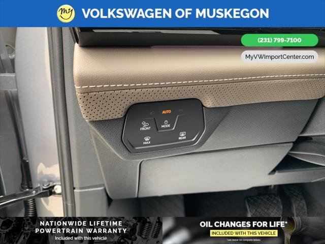new 2025 Volkswagen Atlas car, priced at $48,631