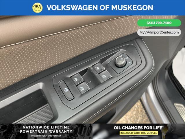 new 2025 Volkswagen Atlas car, priced at $48,631