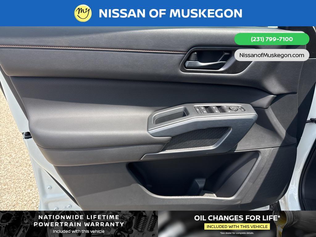 new 2025 Nissan Pathfinder car, priced at $45,575
