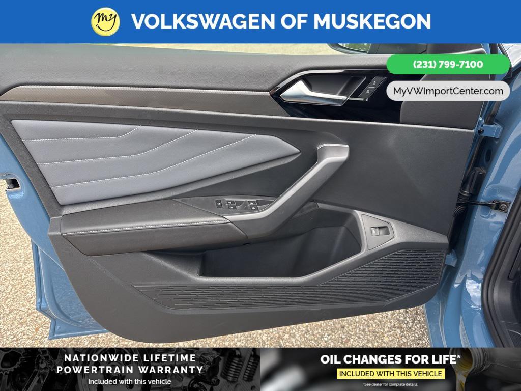 new 2025 Volkswagen Jetta car