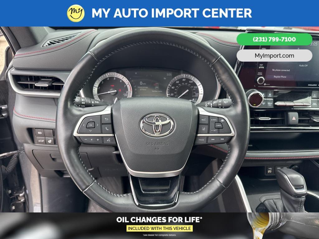 used 2022 Toyota Highlander car, priced at $40,281