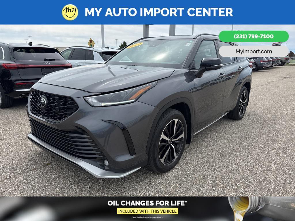 used 2022 Toyota Highlander car, priced at $40,281