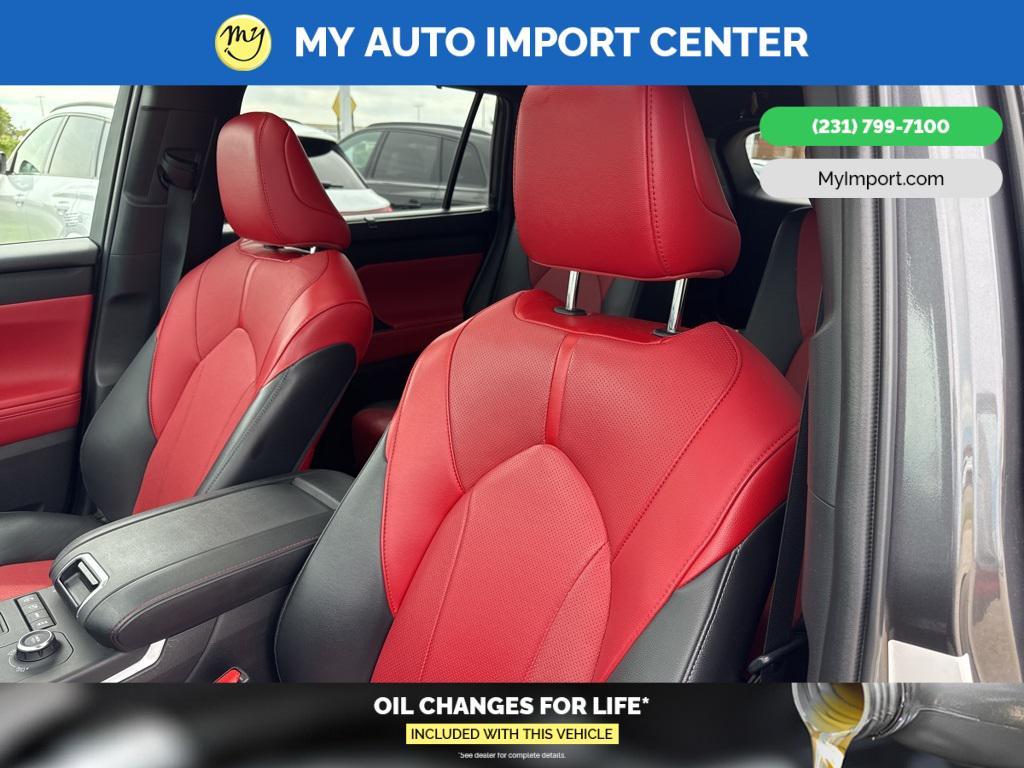 used 2022 Toyota Highlander car, priced at $40,281