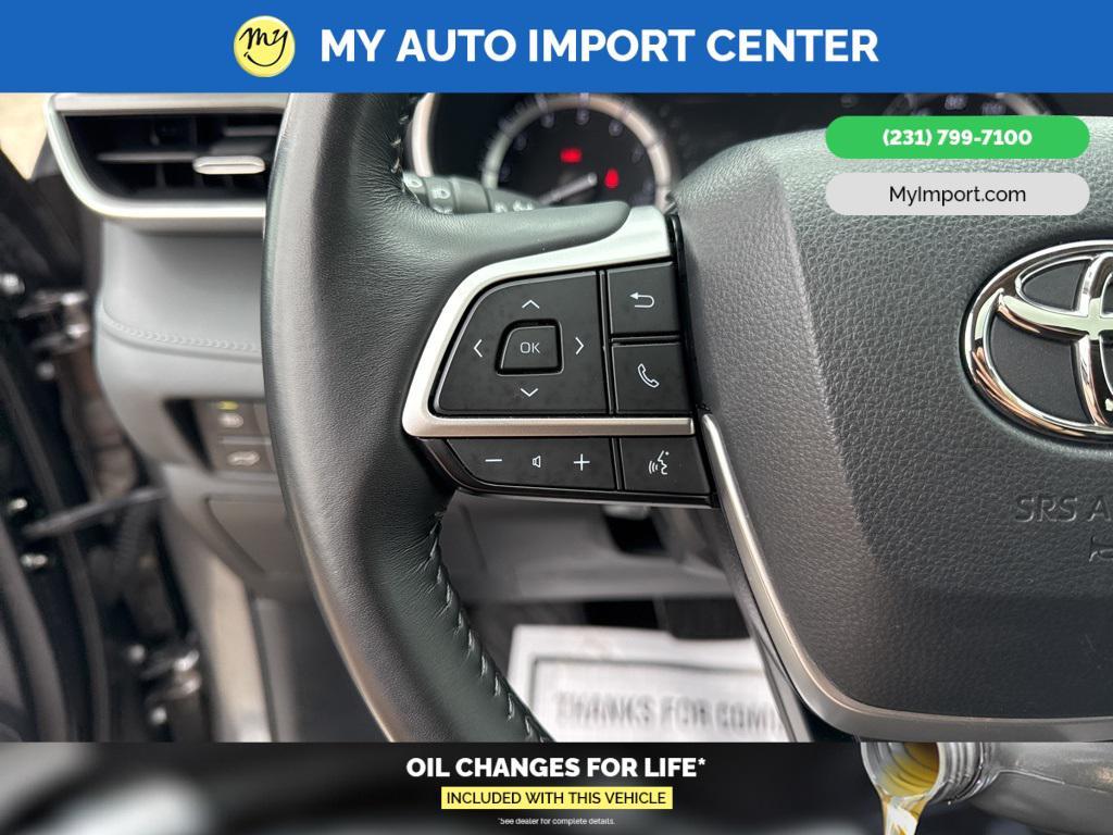 used 2022 Toyota Highlander car, priced at $38,304