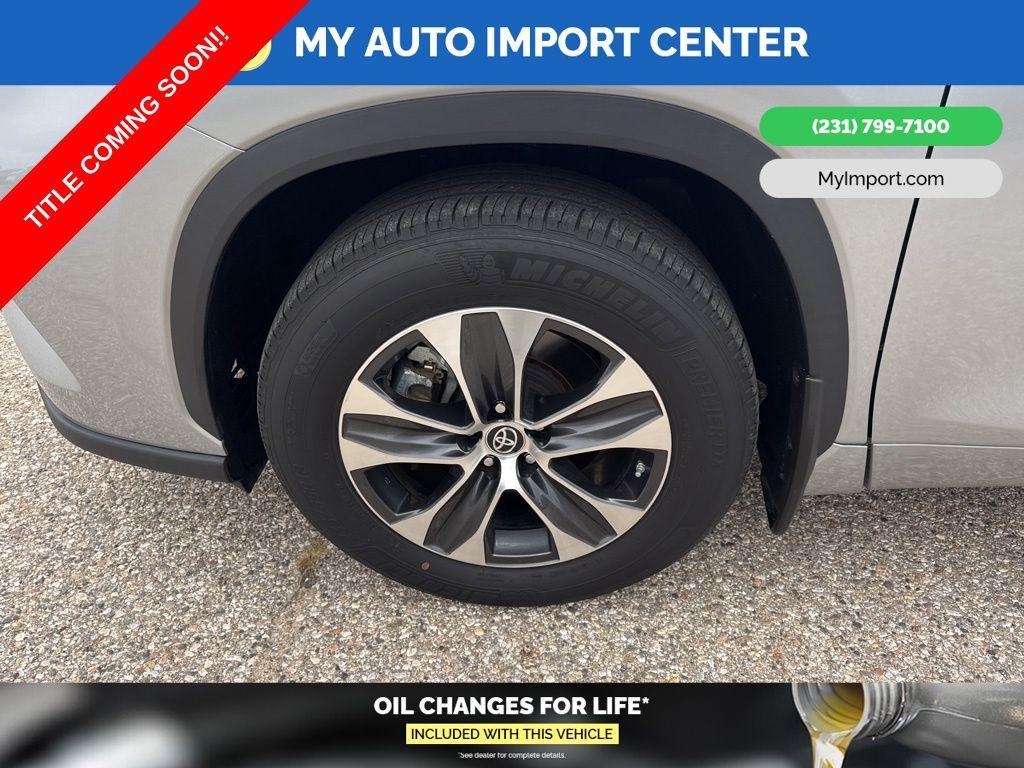 used 2023 Toyota Highlander car, priced at $39,366