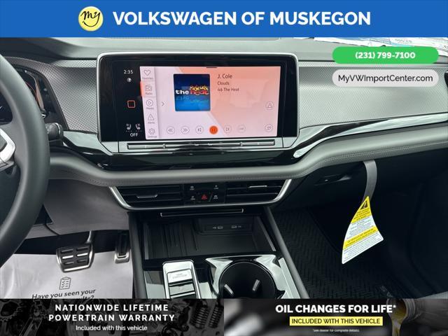 new 2025 Volkswagen Atlas car, priced at $49,866