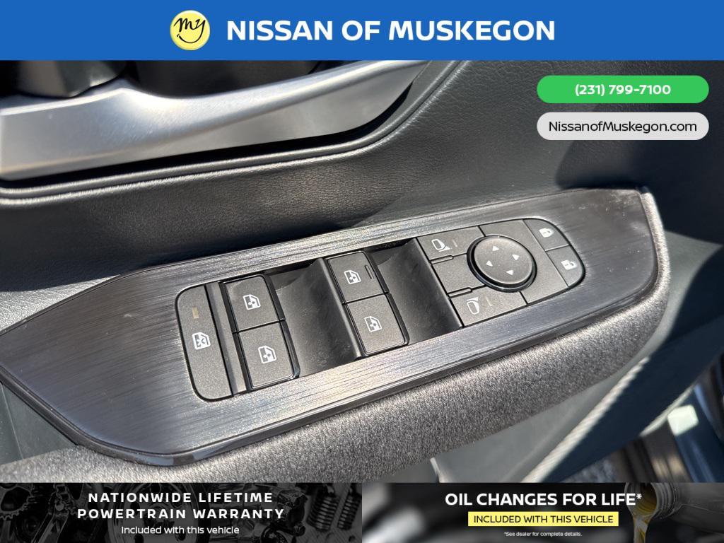 new 2025 Nissan Kicks car, priced at $28,420