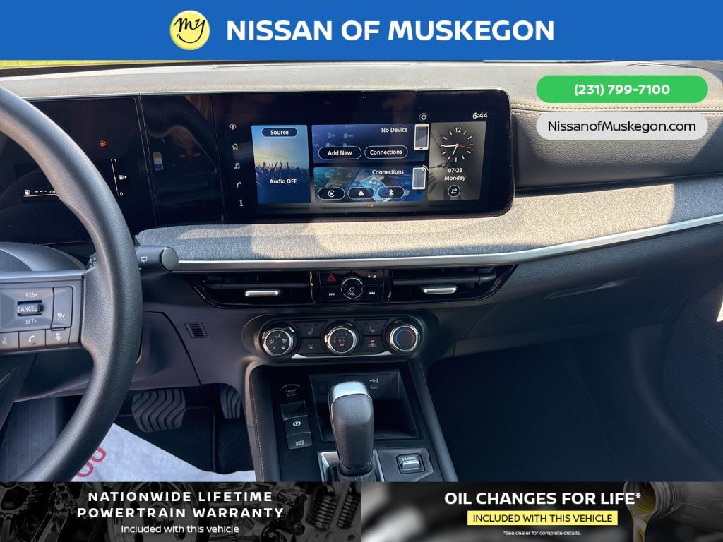 new 2025 Nissan Kicks car, priced at $28,420