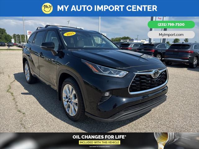 used 2023 Toyota Highlander car, priced at $34,881