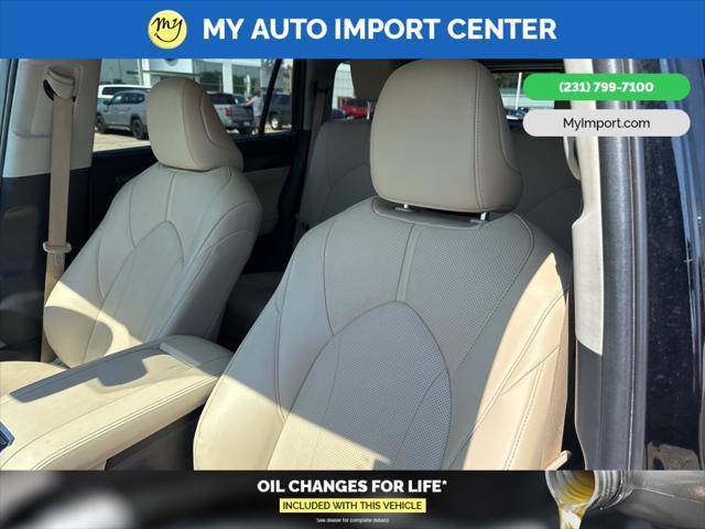 used 2023 Toyota Highlander car, priced at $34,881