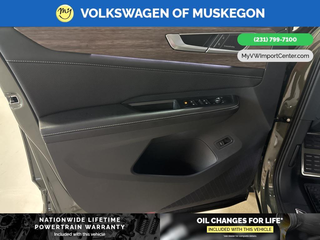 new 2025 Volkswagen Atlas car