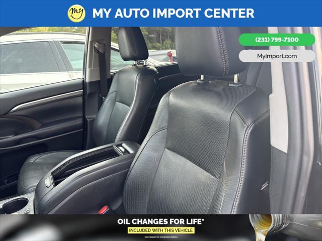 used 2019 Toyota Highlander car, priced at $26,781