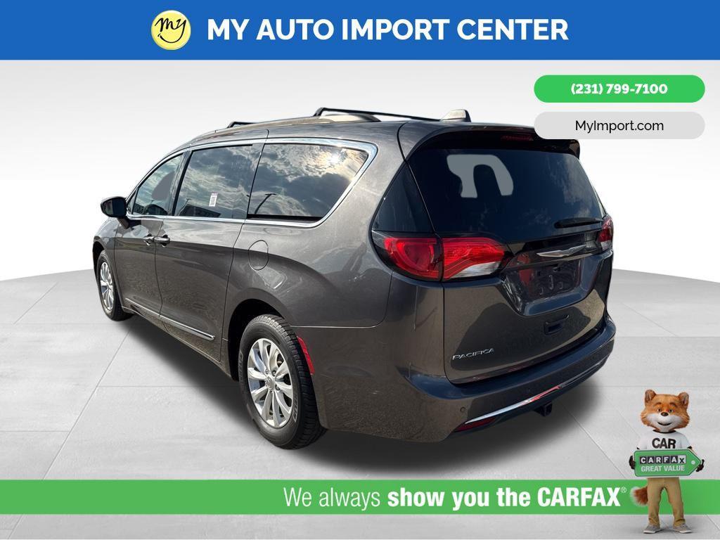 used 2017 Chrysler Pacifica car, priced at $12,784