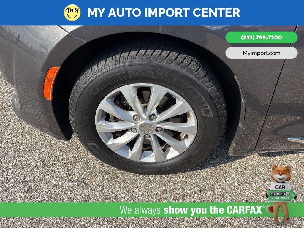 used 2017 Chrysler Pacifica car, priced at $12,784