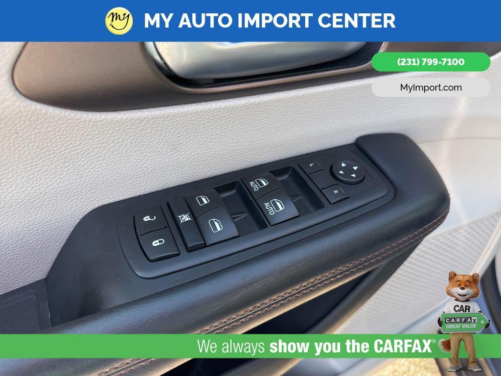 used 2017 Chrysler Pacifica car, priced at $12,784