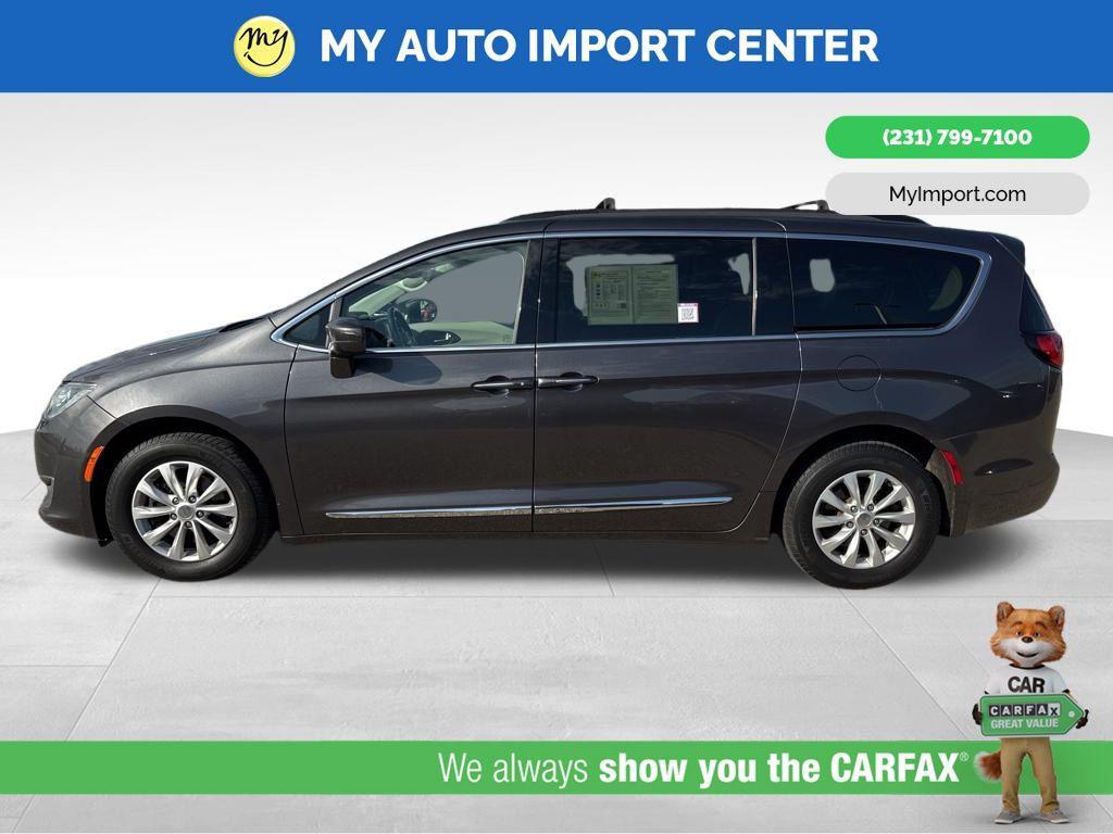 used 2017 Chrysler Pacifica car, priced at $12,784