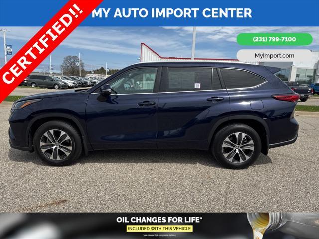 used 2022 Toyota Highlander car, priced at $36,882