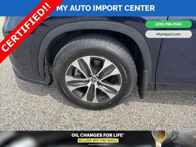 used 2022 Toyota Highlander car, priced at $36,882