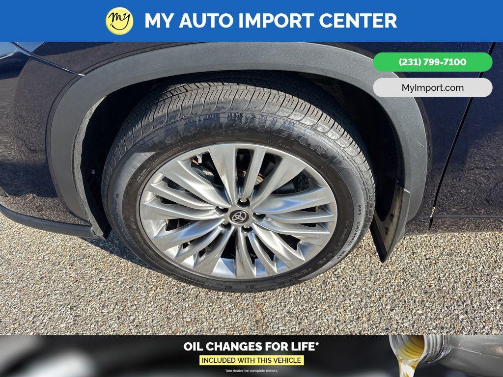 used 2024 Toyota Highlander car, priced at $47,481