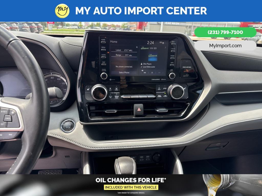 used 2022 Toyota Highlander car, priced at $37,918