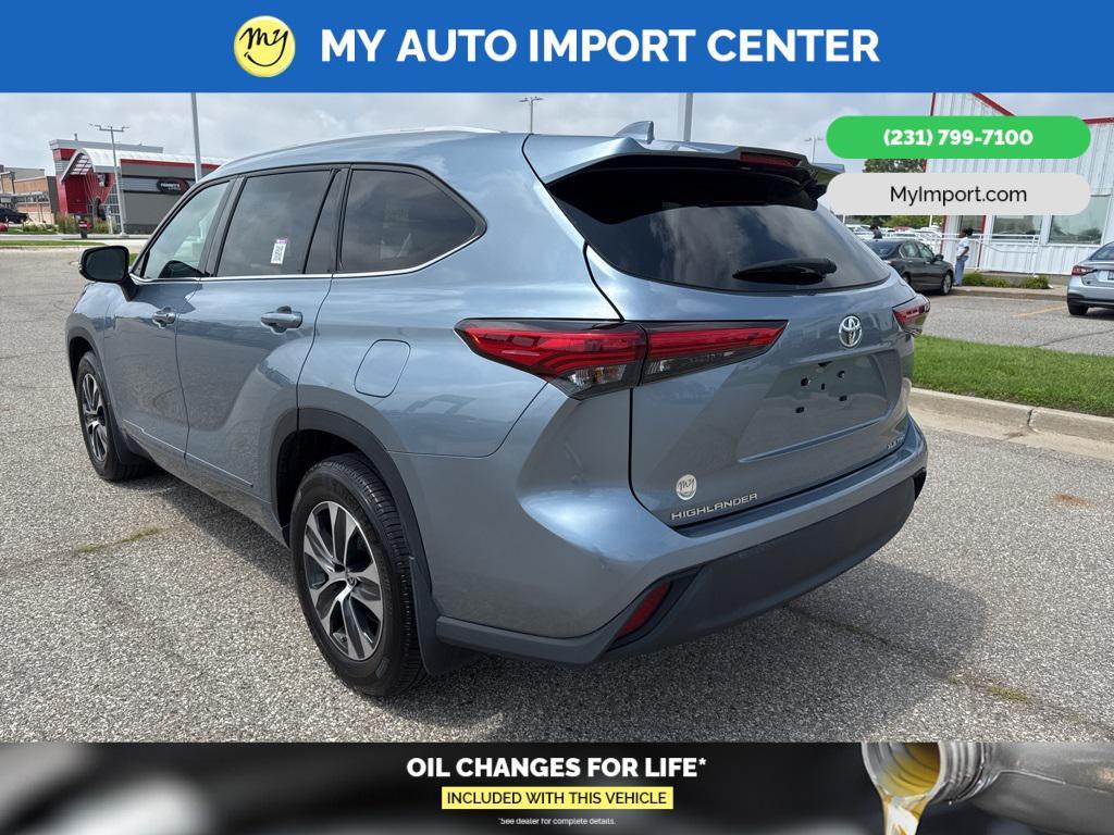 used 2022 Toyota Highlander car, priced at $37,918
