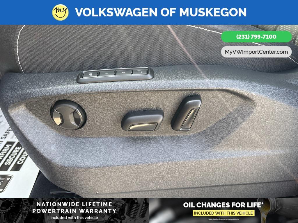 new 2025 Volkswagen Atlas car, priced at $54,591