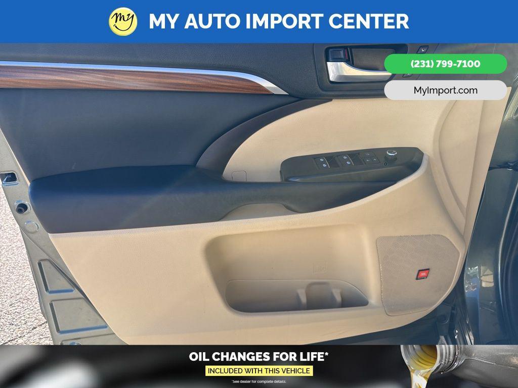 used 2017 Toyota Highlander car, priced at $21,987