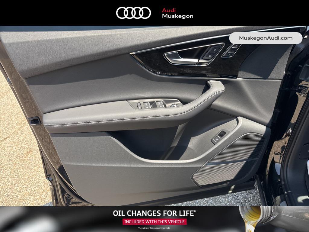 new 2025 Audi Q7 car, priced at $70,850