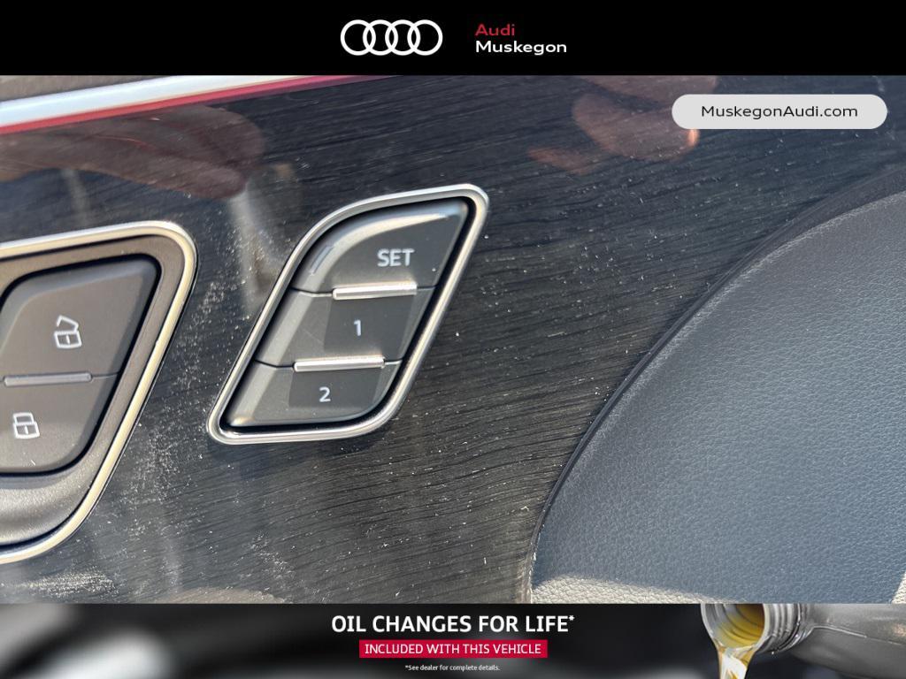 new 2025 Audi Q7 car, priced at $70,850